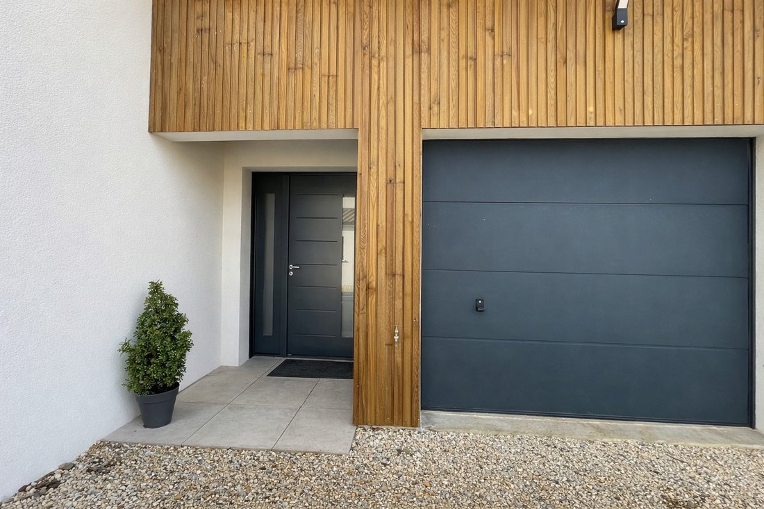 House in Saint-Palais-sur-Mer, Nouvelle-Aquitaine, France 2 - 17416070