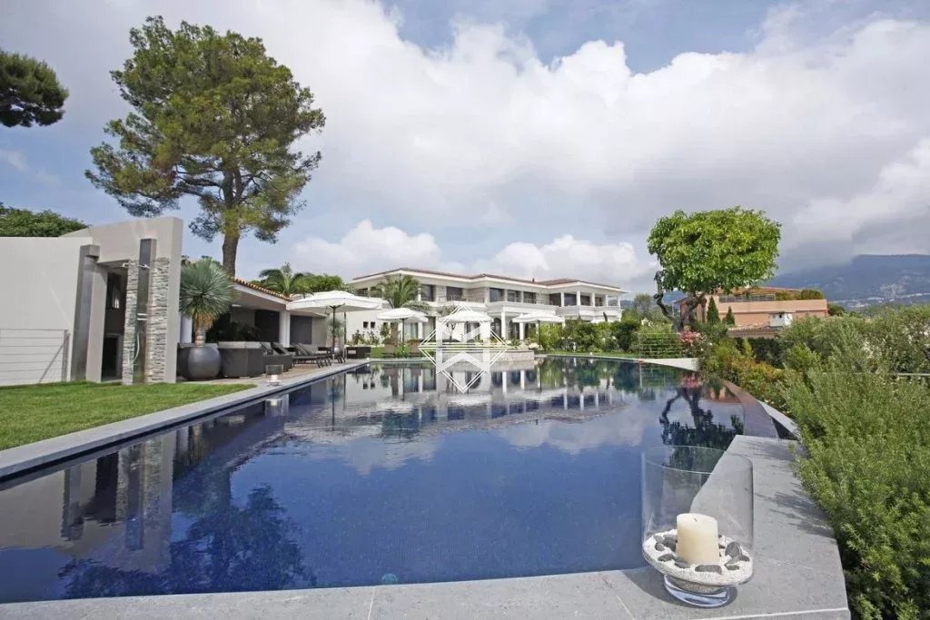 Villa in Saint-Jean-Cap-Ferrat, Provence-Alpes-Côte d'Azur, France 1 - 17408862