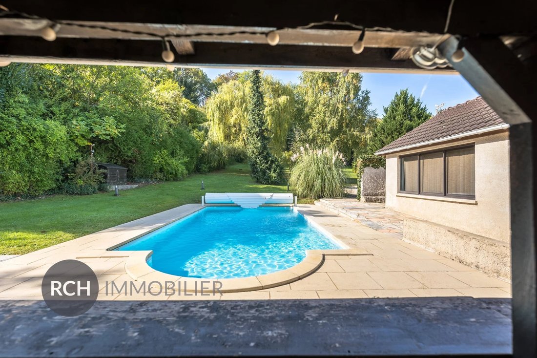 House in Jouars-Pontchartrain, Ile-de-France, France 2 - 17416242