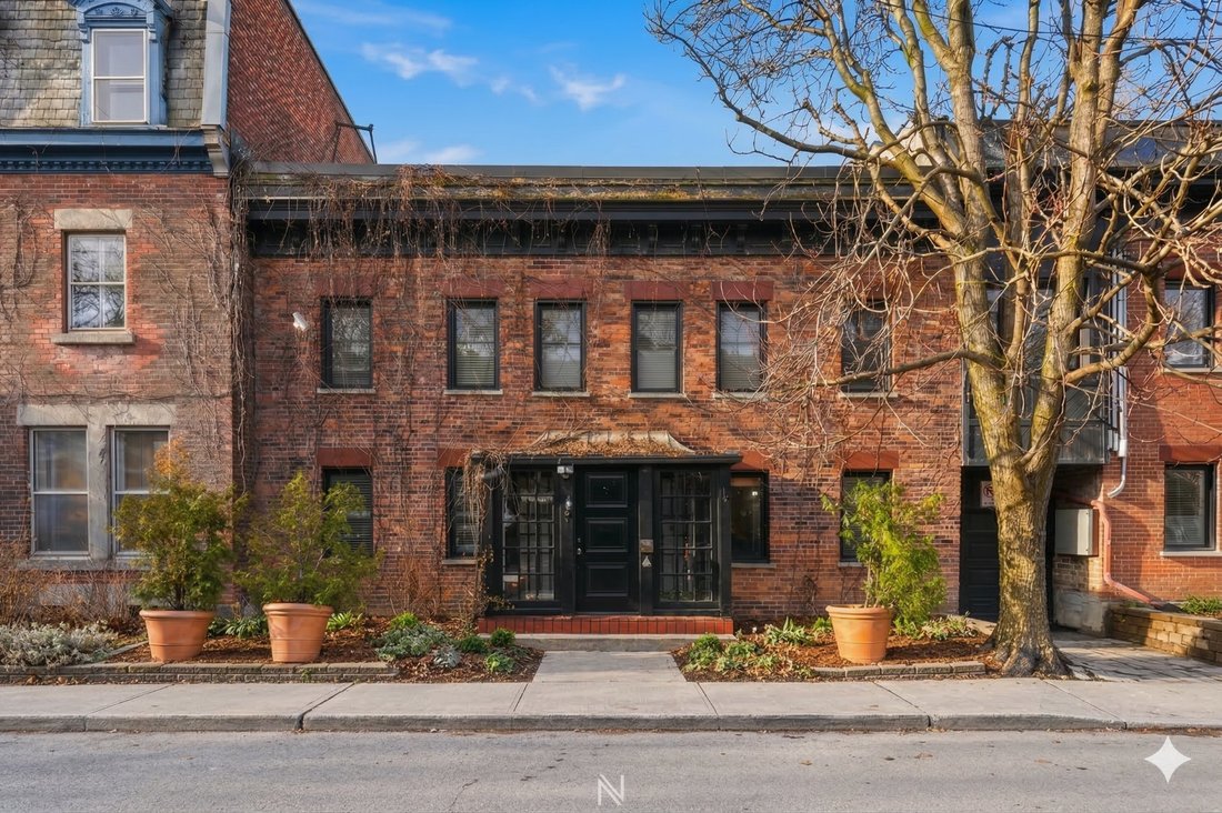 House in Montréal, Quebec, Canada 2 - 17417812