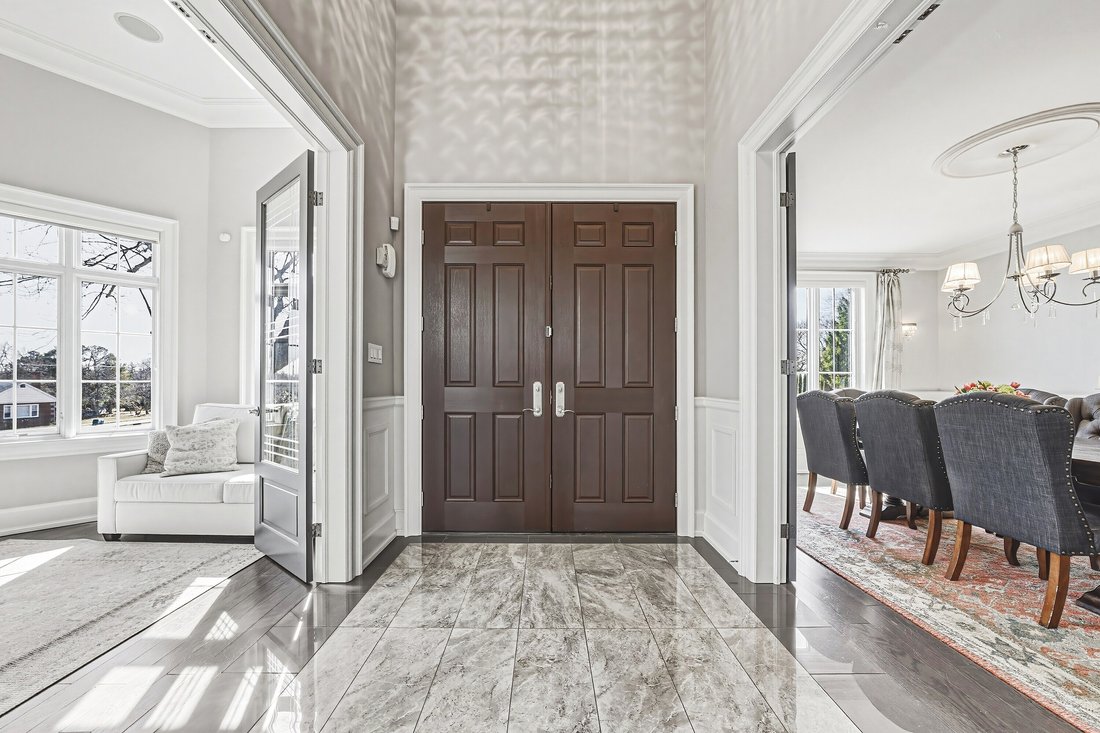 House in Burlington, Ontario, Canada 2 - 17408116