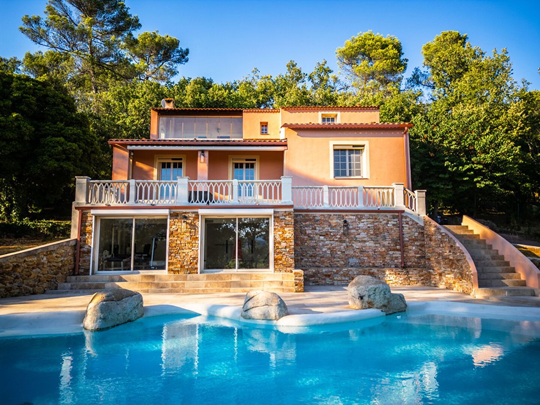 Villa in La Roquebrussanne, Provence-Alpes-Côte d'Azur, France 1 - 17414291