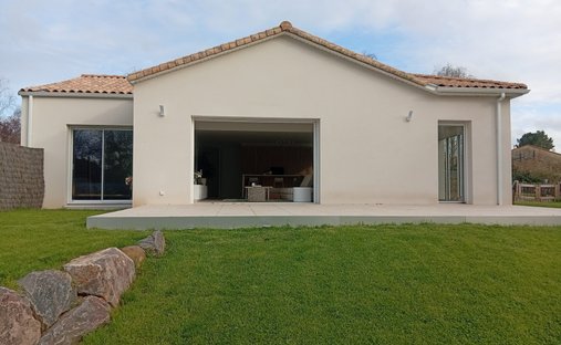 House in Sainte-Foy, Pays de la Loire, France 1