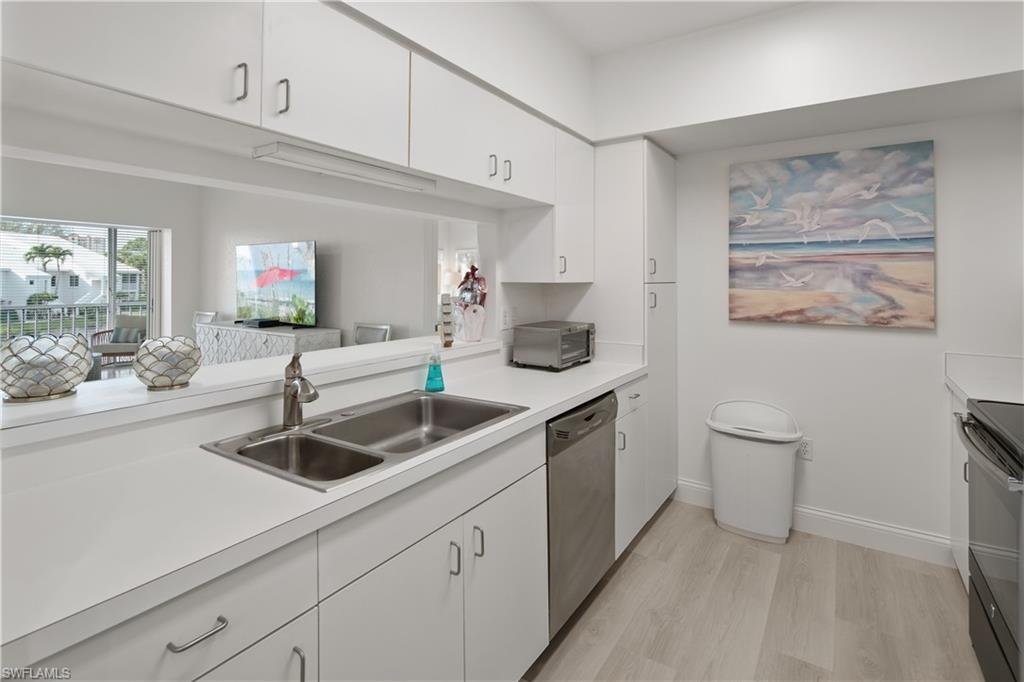 Condo in Naples, Florida, United States 4 - 17408332