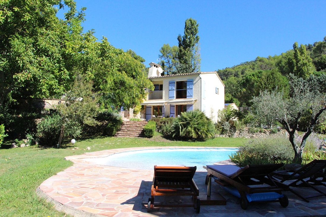 Villa in Méounes-lès-Montrieux, Provence-Alpes-Côte d'Azur, France 1 - 17414302