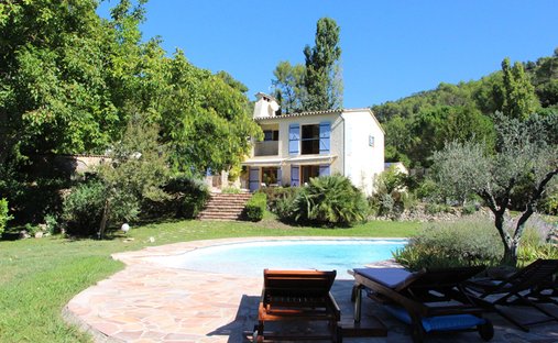 Villa in Méounes-lès-Montrieux, Provence-Alpes-Côte d'Azur, France 1
