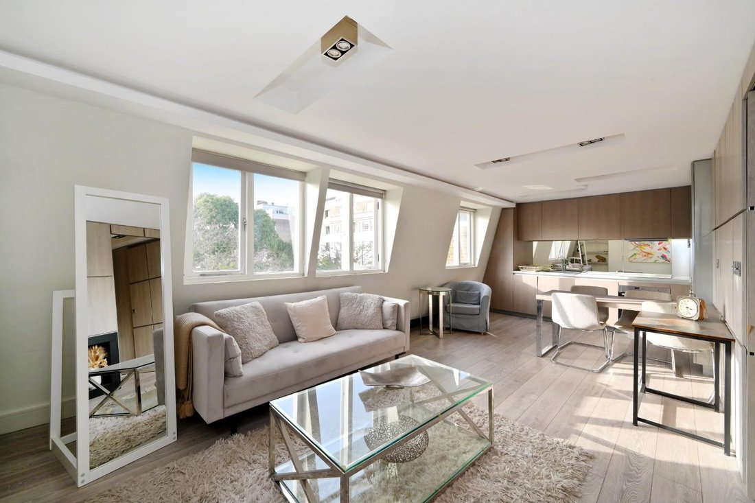 Apartment in Knightsbridge, Kensington And Chelsea, England 1 - 17409686