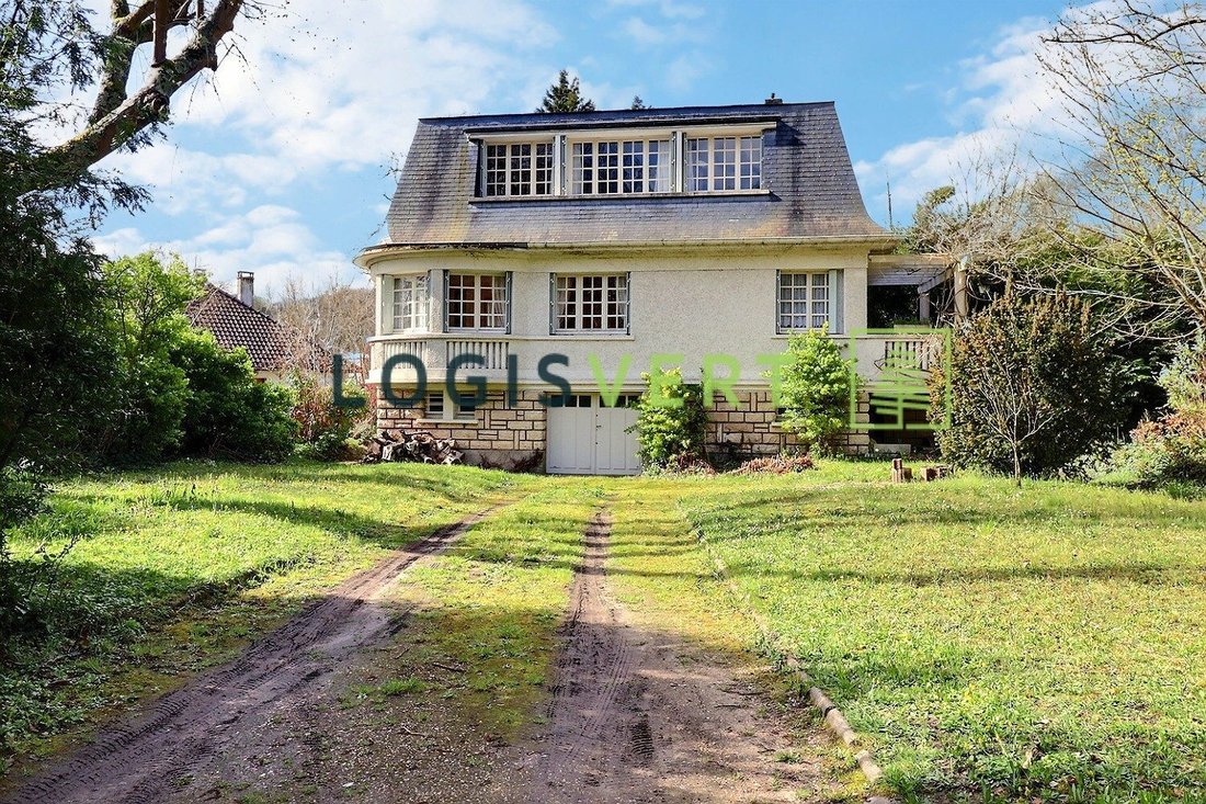 House in Bièvres, Ile-de-France, France 1 - 17418146