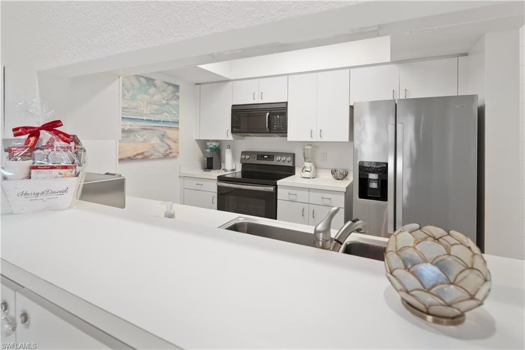 Condo in Naples, Florida, United States 5 - 17408332