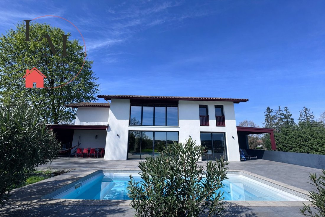 Villa in Amendeuix-Oneix, Nouvelle-Aquitaine, France 3 - 16994380