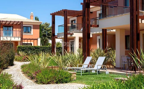 Townhouse in Carvoeiro, Algarve, Portugal 1