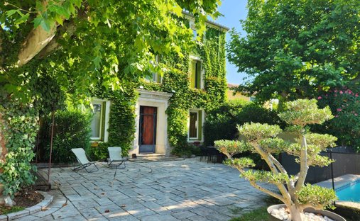 House in Centre, Pierrelatte, France 1