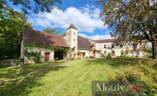 Estate in Boissières, Occitania, France 1