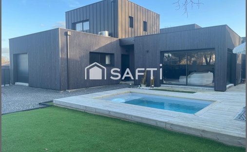 House in Nord, Carbon-Blanc, France 1