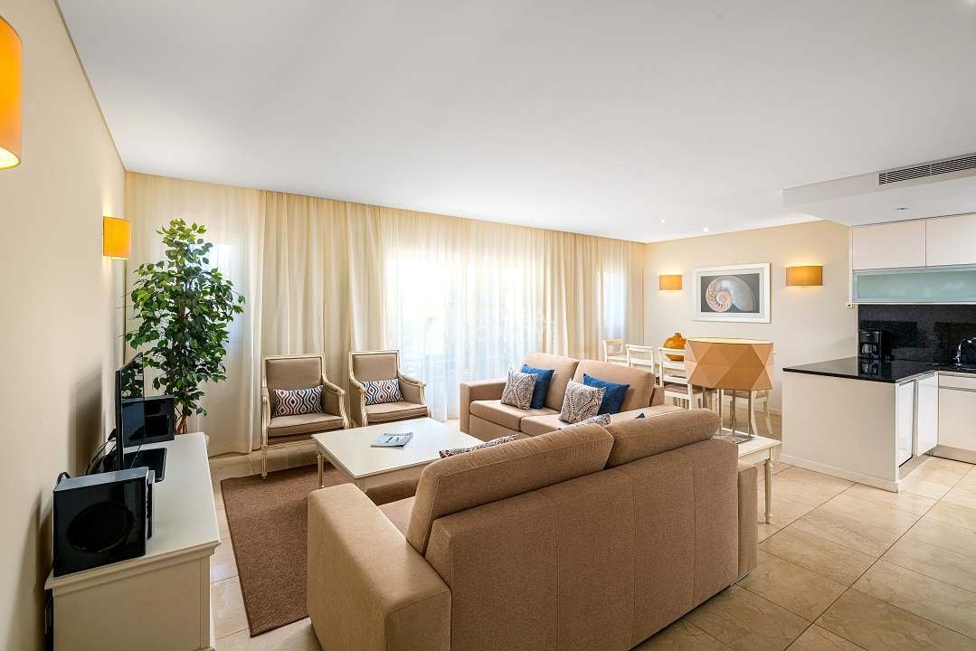 Townhouse in Carvoeiro, Algarve, Portugal 3 - 17410012