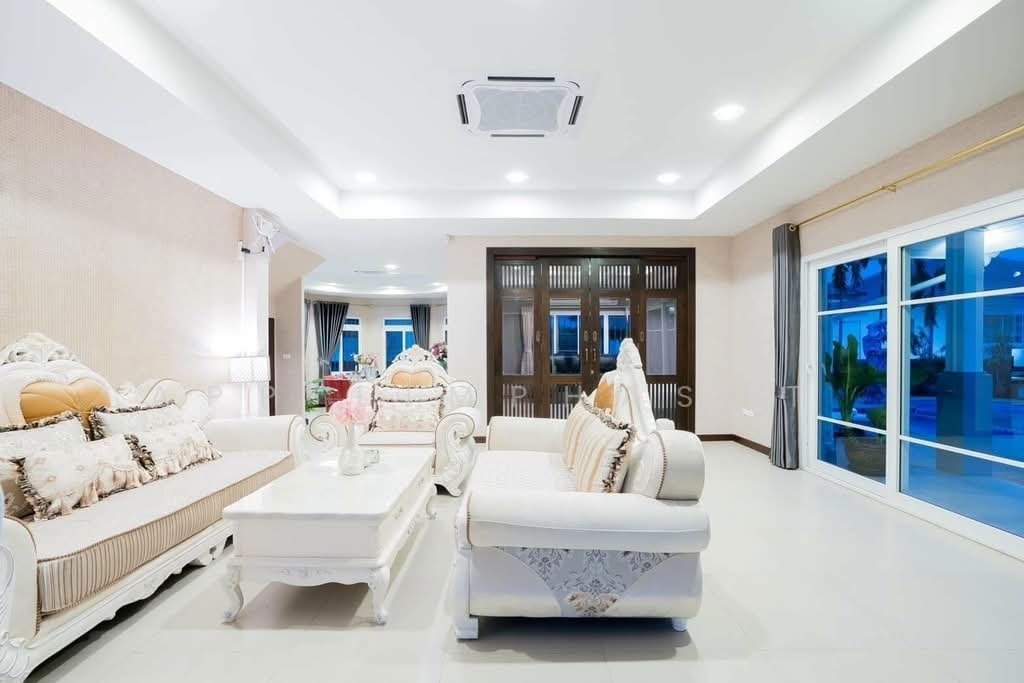 Villa in Pattaya City, Chon Buri, Thailand 2 - 17408916