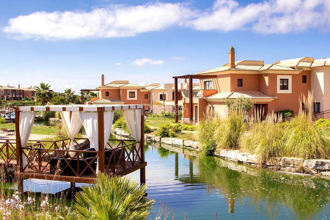 Townhouse in Carvoeiro, Algarve, Portugal 1 - 17410012