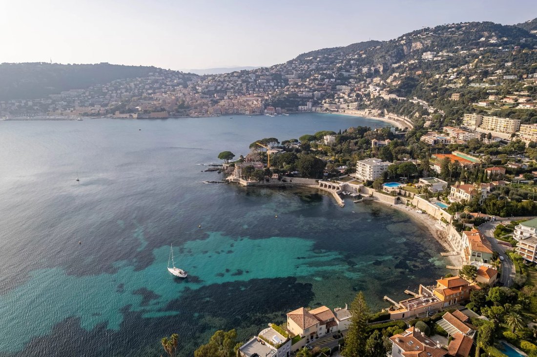 Villa in Saint-Jean-Cap-Ferrat, Provence-Alpes-Côte d'Azur, France 3 - 17417724