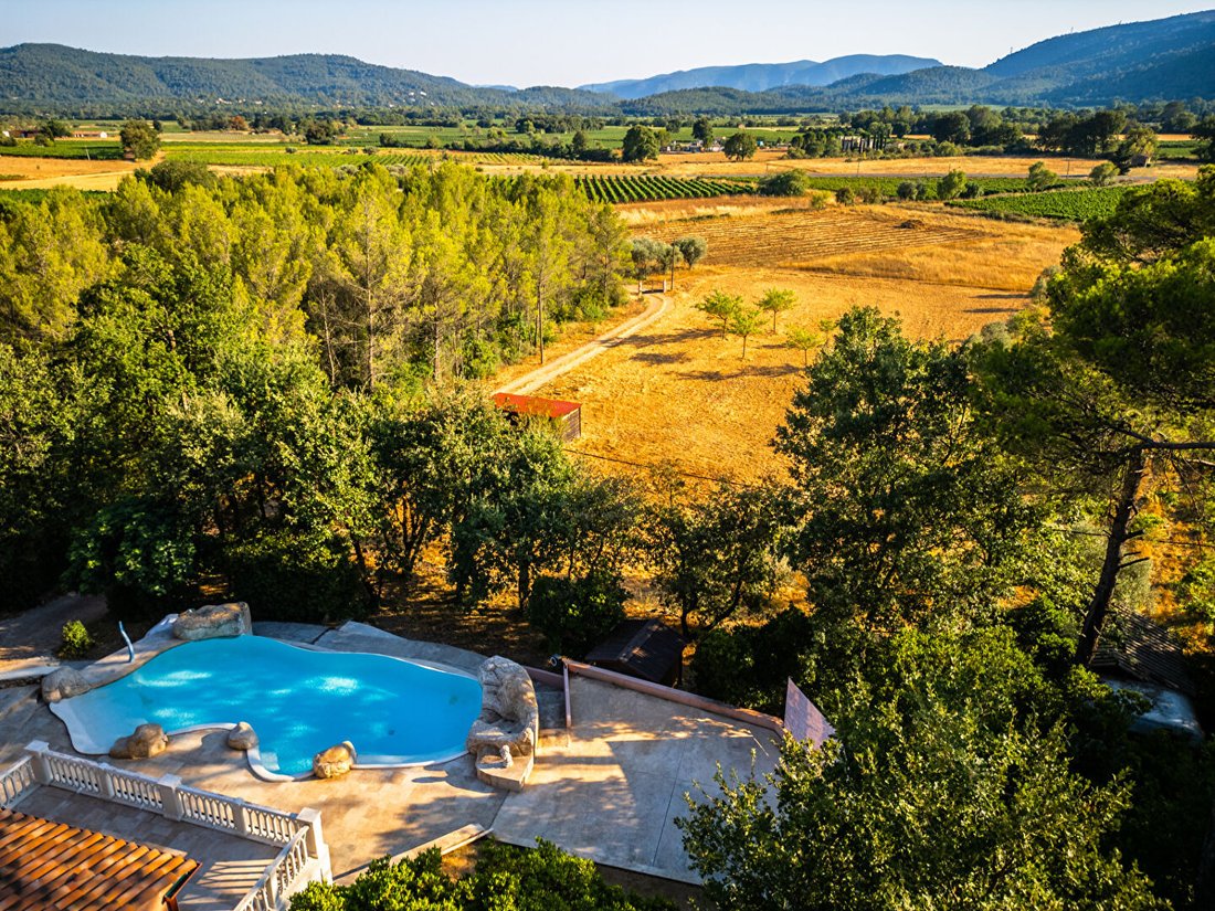 Villa in La Roquebrussanne, Provence-Alpes-Côte d'Azur, France 3 - 17414291