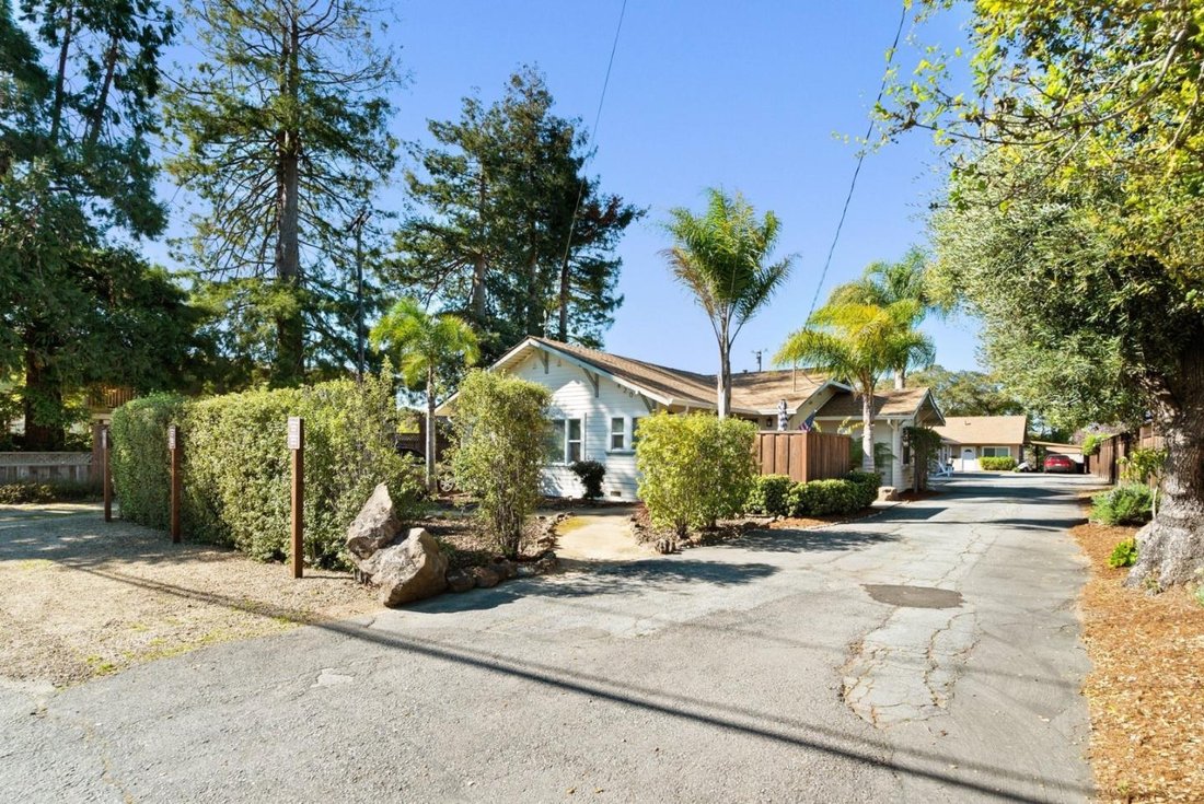 Santa Cruz, California, United States 1 - 17413840