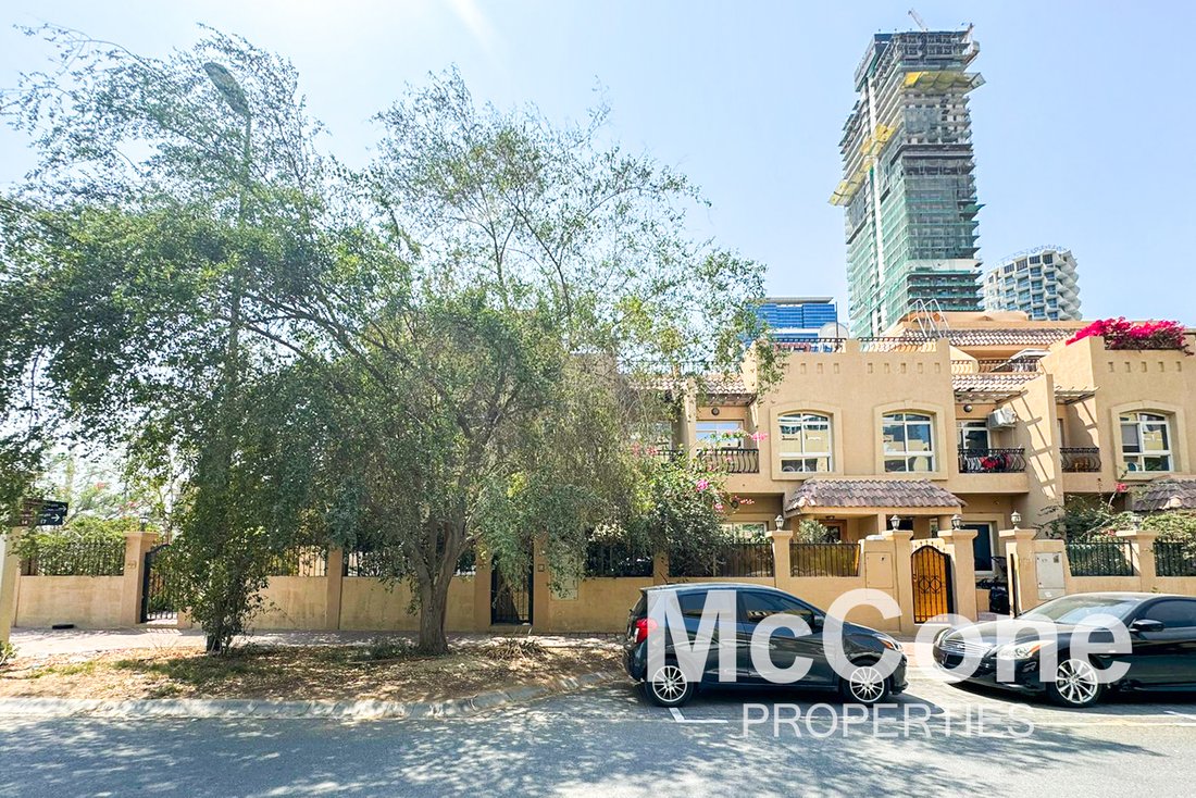 Villa in JVC / Jumeirah Village Circle, Dubai, United Arab Emirates 1 - 17310473