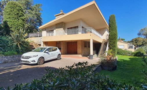 House in Six-Fours-les-Plages, Provence-Alpes-Côte d'Azur, France 1