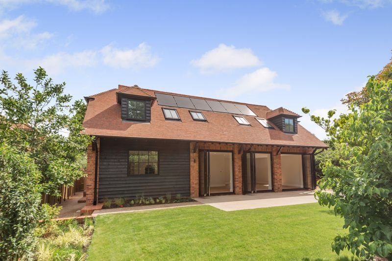 House in Newlands Corner, Guildford, England 1 - 17409697
