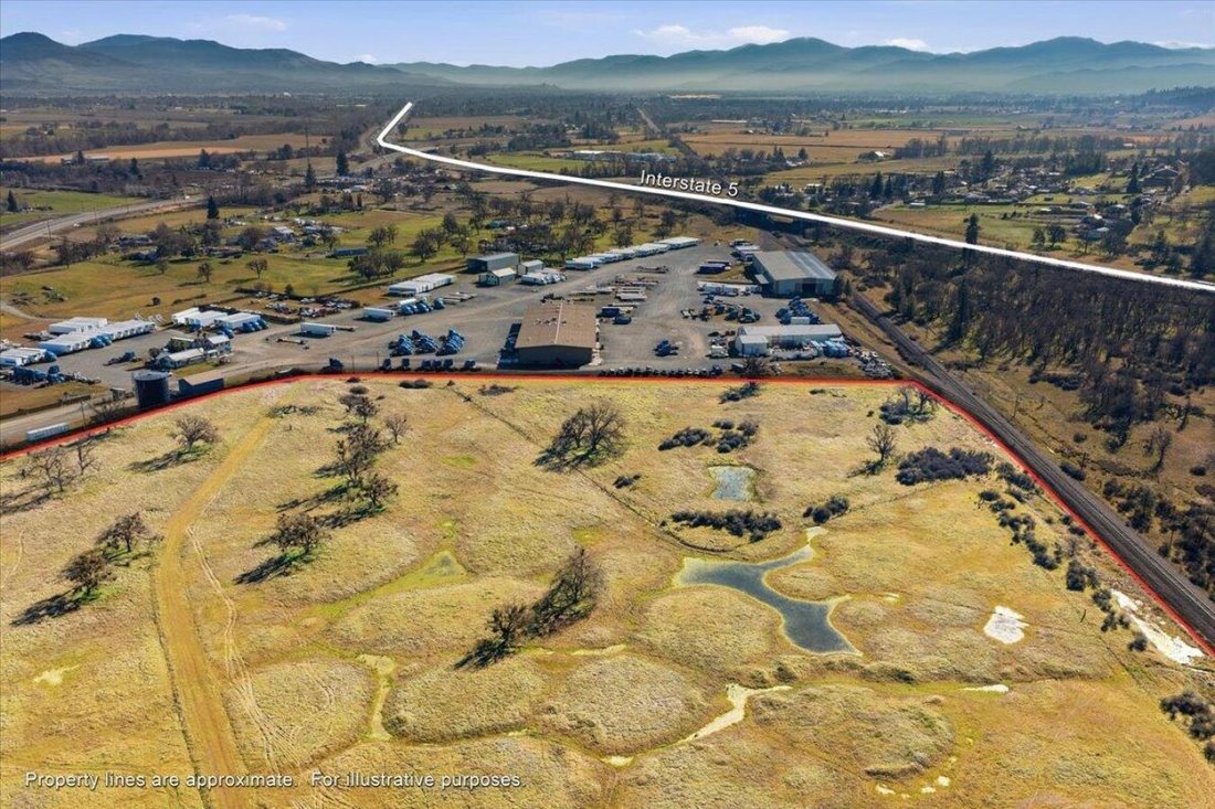 House in Medford, Oregon, United States 3 - 17414194