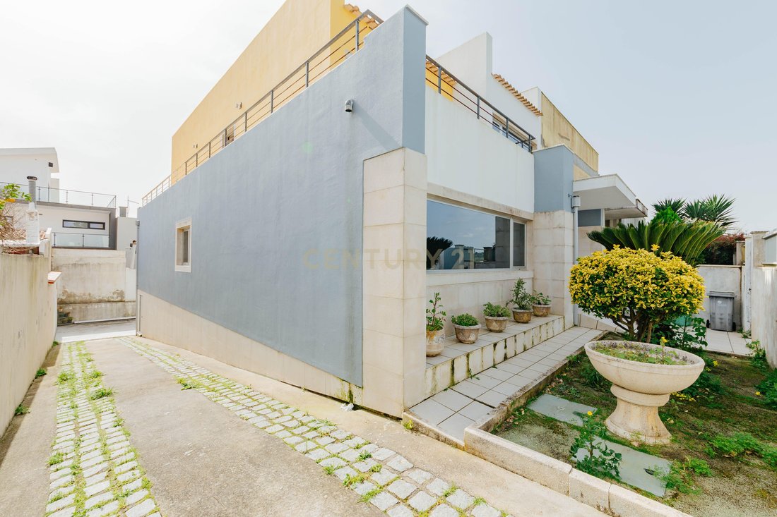 Villa in Santa Iria de Azoia, Sao Joao da Talha e Bobadela, Lissabon, Portugal 3 - 17411799