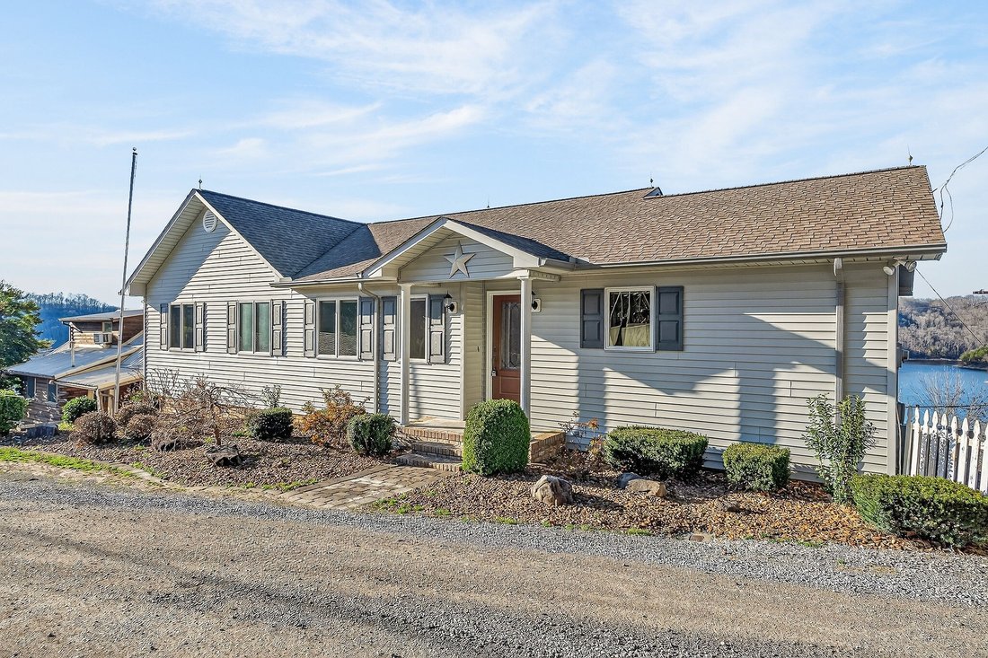 House in Sparta, Tennessee, United States 3 - 17409898