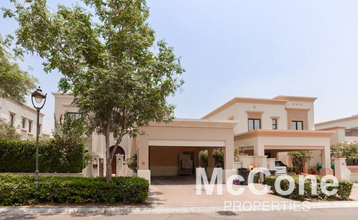 Villa in Dubai, Dubai, United Arab Emirates 1