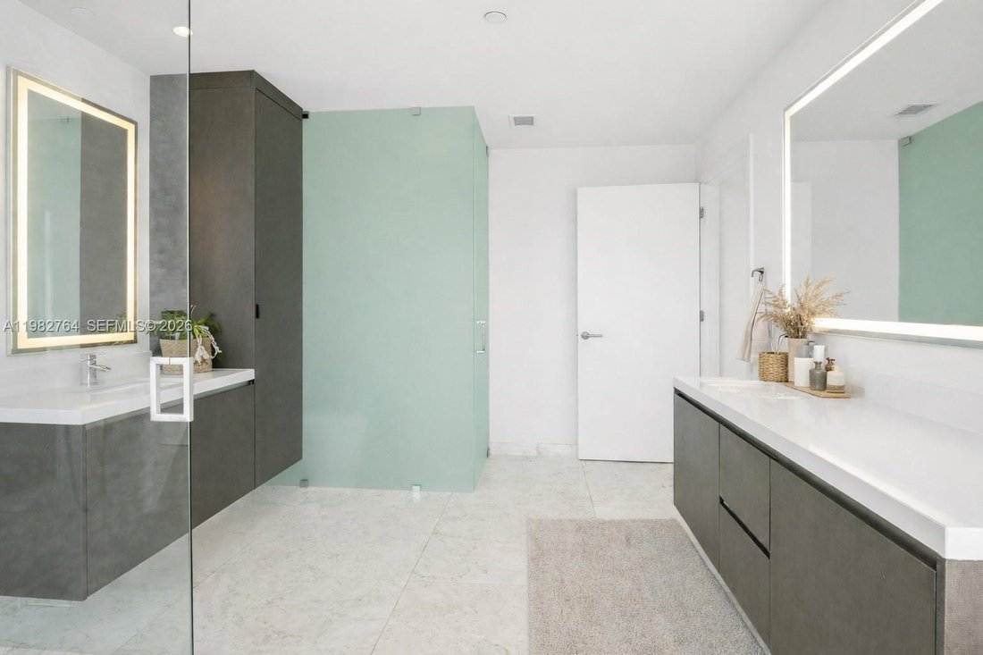 Condo in Miami, Florida, United States 5 - 17415880