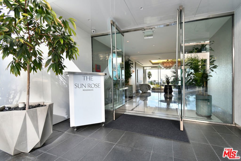 Condo in Los Angeles, California, United States 4 - 17410695