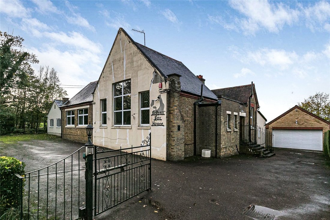 House in Enfield, England 2 - 17409711