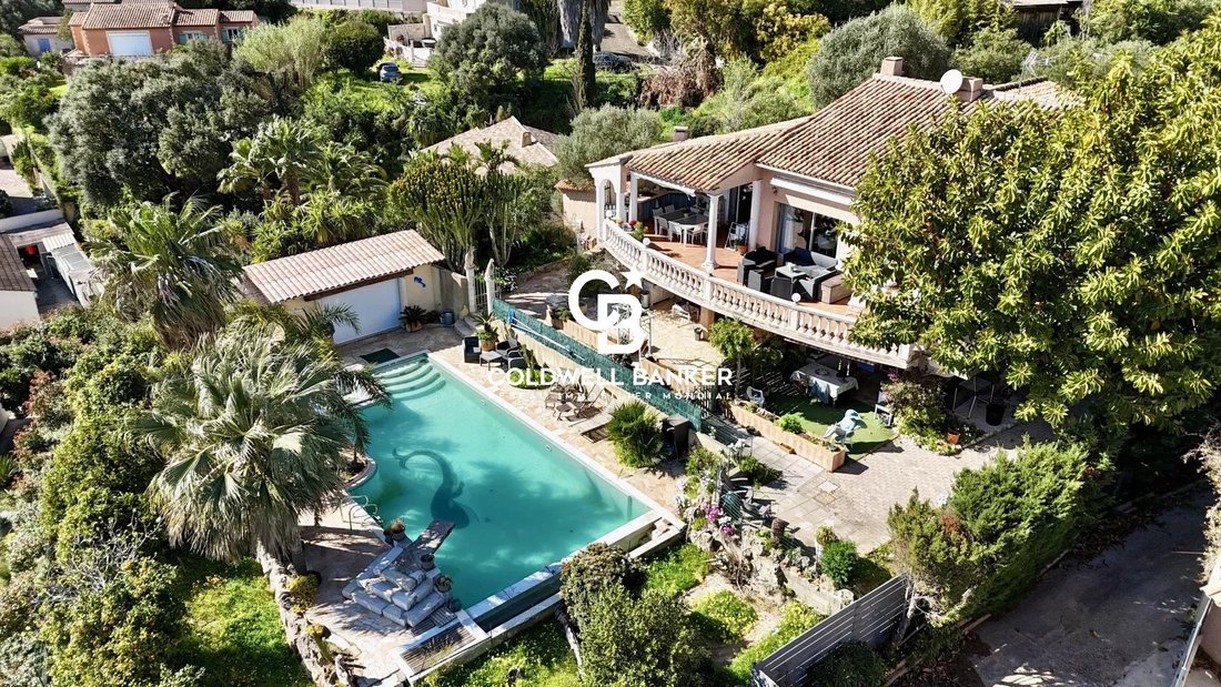 House in Sud, Cavalaire-sur-Mer, France 3 - 16981520
