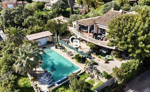 House in Sud, Cavalaire-sur-Mer, France 1