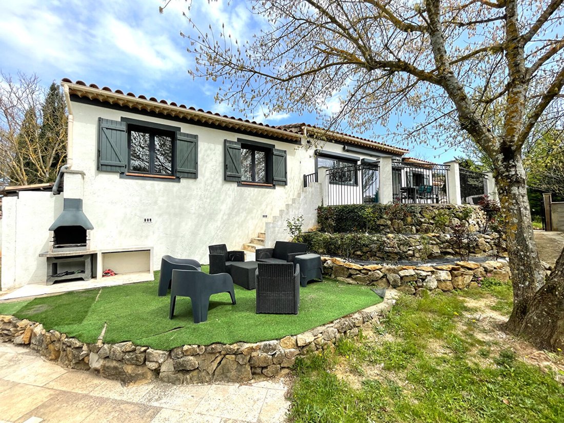 Villa in Forcalqueiret, Provence-Alpes-Côte d'Azur, France 1 - 17414284