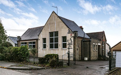 Haus in London Borough of Enfield, England 1