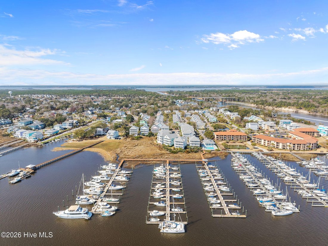 Townhouse in Carolina Beach, North Carolina, United States 2 - 17407889