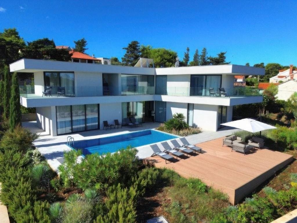 Villa in Splitska, Split-Dalmatia County, Croatia 2 - 17416419