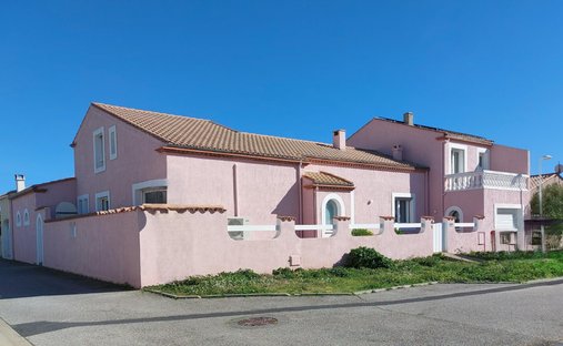 House in Ile Saint-Martin, Occitania, France 1