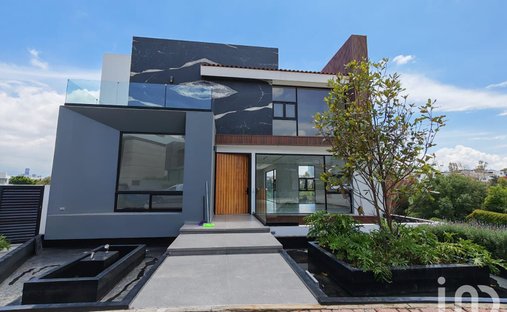 House in Tlaxcalancingo, Puebla, Mexico 1