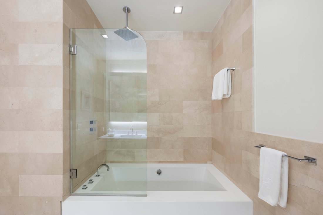 Condo in New York, New York, United States 5 - 17415350