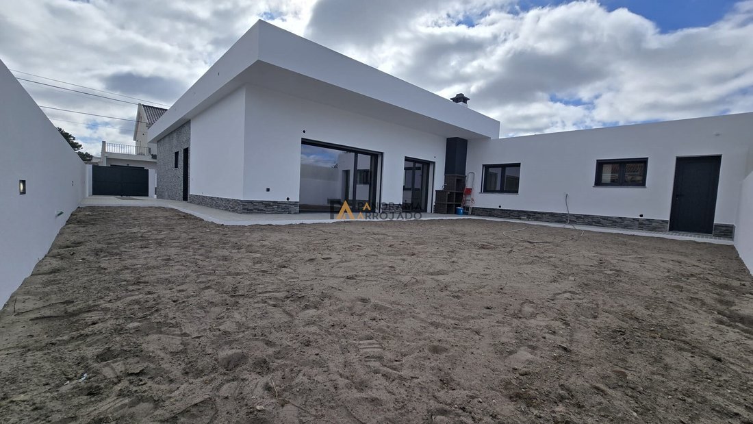 Villa in Fernao Ferro, Setubal, Portugal 1 - 17409169