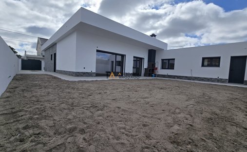 Villa in Fernao Ferro, Setubal, Portugal 1