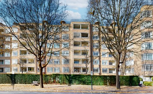 Apartment in St John's Wood, Westminster, England 1
