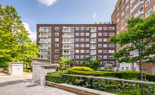 Apartment in St John's Wood, Westminster, England 1