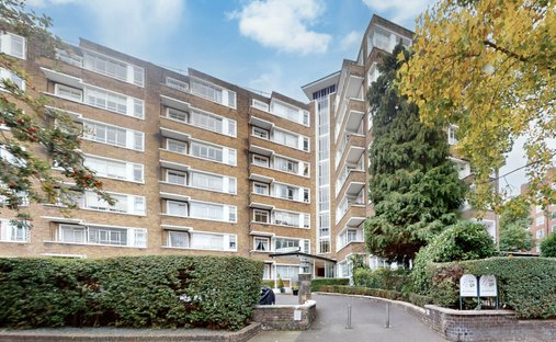 Apartment in St John's Wood, Westminster, England 1
