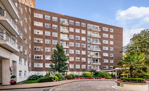 Apartment in St John's Wood, Westminster, England 1