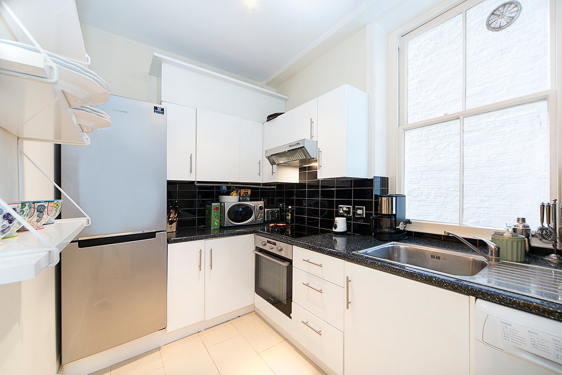 Apartment in St John's Wood, Westminster, England 3 - 17422044